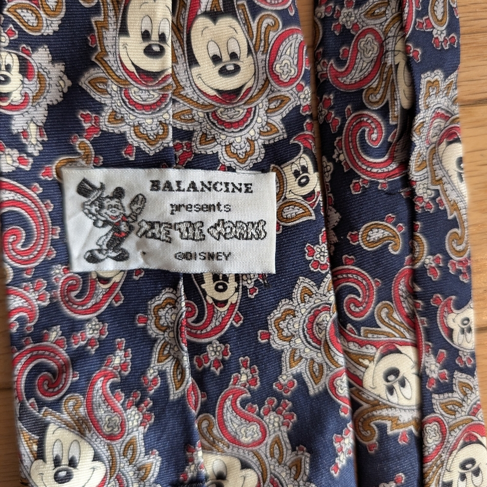 Vintage Mickey Mouse Disney Paisley 100% Silk Tie - Picture 3 of 4